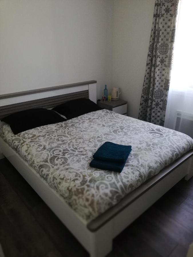 Chambre D'Hotes Chez Sandrine Guitres Exterior photo